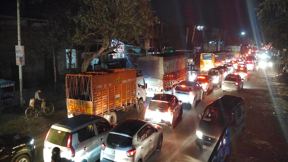 traffic jam on Agra-Hathras highway for three hours in agra