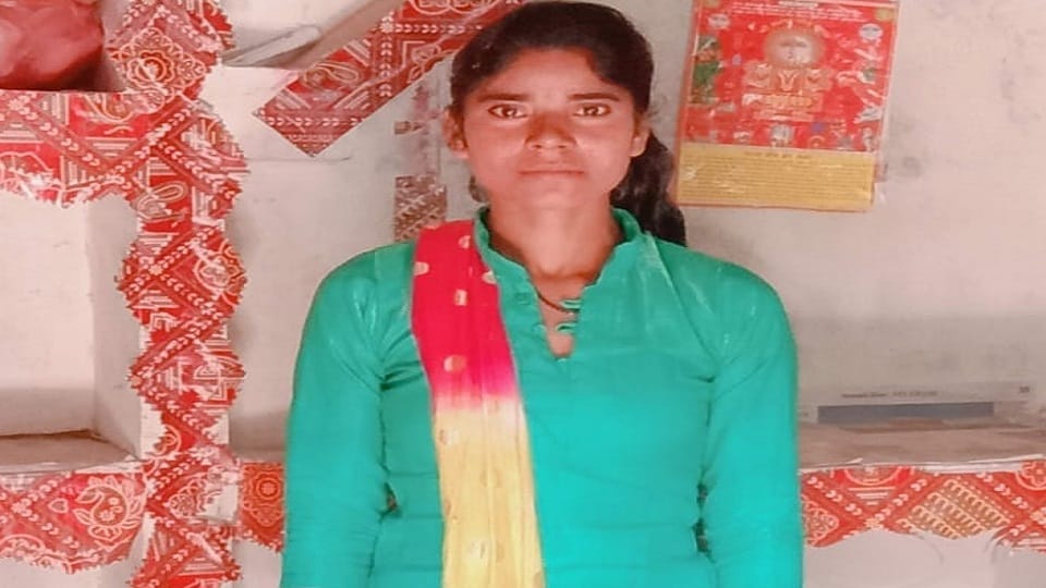 Married woman dies under suspicious circumstances by hanging
