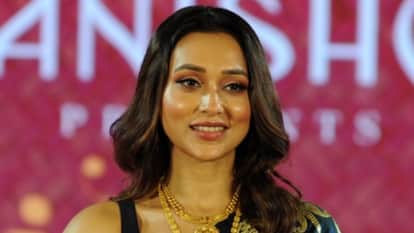Actress and Former TMC MP Mimi Chakraborty troubles rises receives defamation notice of 20 lakh tanay shashtri