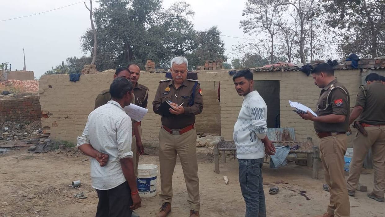 Barabanki: Teenage girl found burning behind police station, took the name of a youth working at a pump before