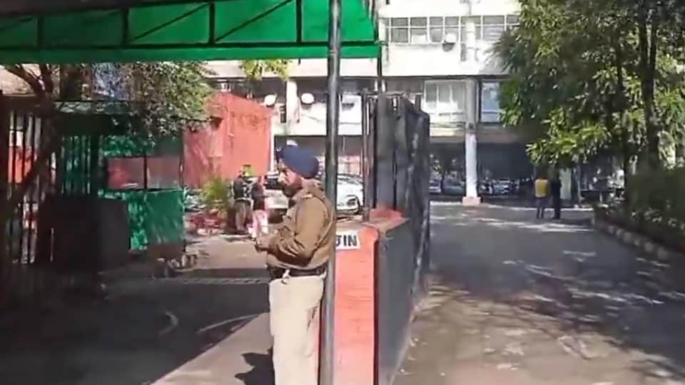 पंजाब सचिवालय में सुरक्षा कड़ी