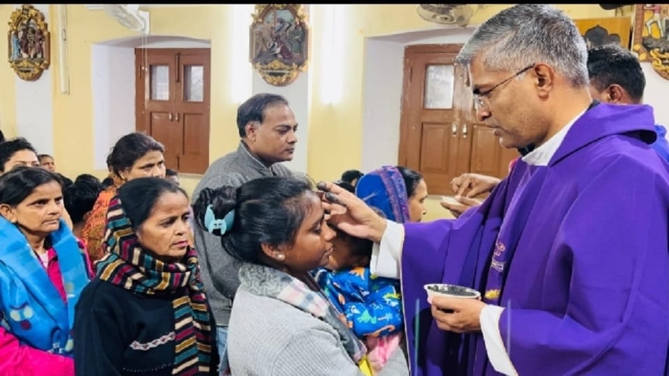 40-Day Lent Begins with Ash Wednesday Prayers at Agra Cathedral