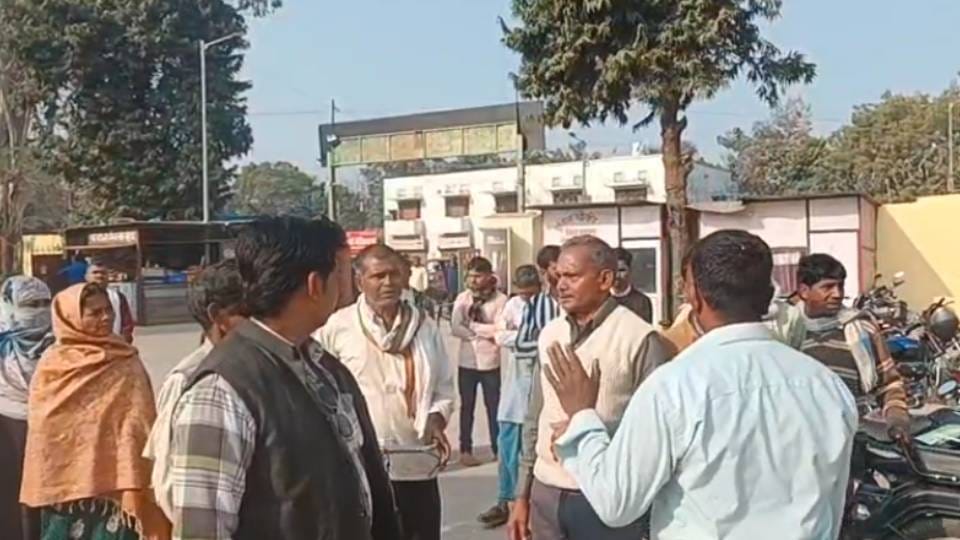 bus collided with students bike In Bahraich who going to 10th-grade exams two died and third injuring