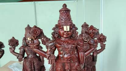 Red Sandalwood Balaji Idols Shine at Taj Mahotsav