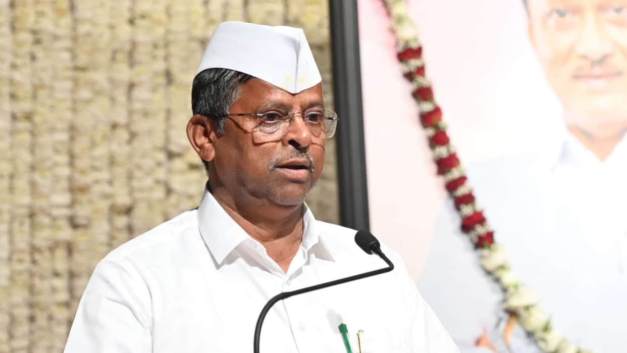 Maharashtra Minister Zirwal personal secretary Gade was removed in a bribery case News In Hindi