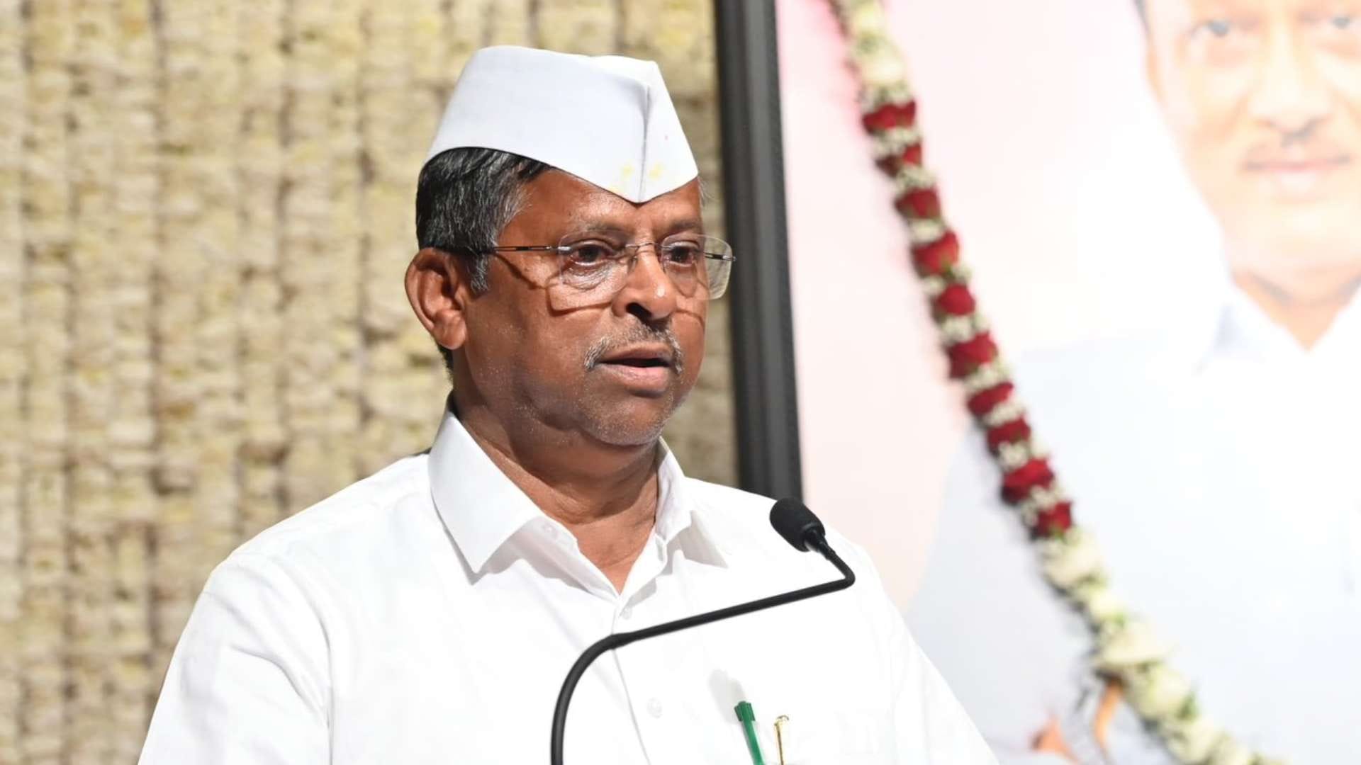 महाराष्ट्र के मंत्री नरहरि जिरवाल