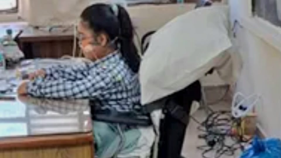 Chandigarh girl gave CBSE board exam class 12th after illness 13 Days in ICU