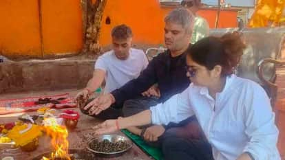 Haridwar news  Producer-director Ramanand Sagar son ashes immersed in Ganga grandson Shakti performs puja