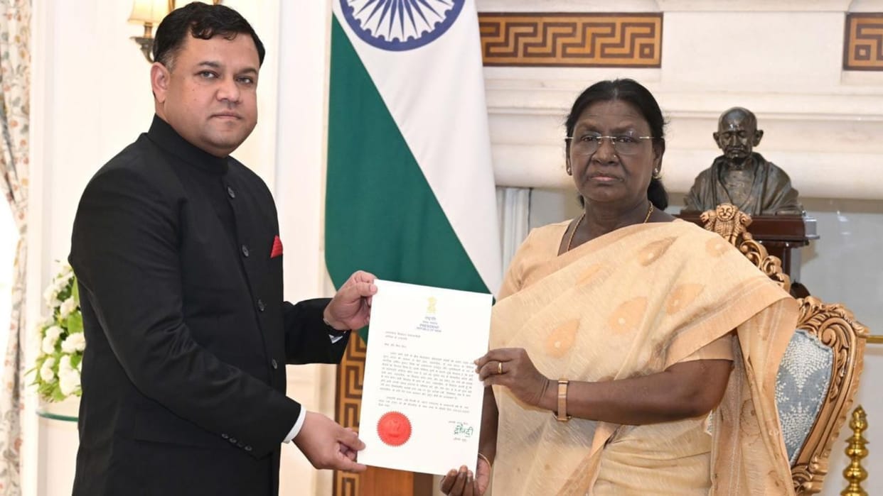 Amit Kumar Mishra new Ambassador of India to Georgia met President Murmu and received Letter of Credence