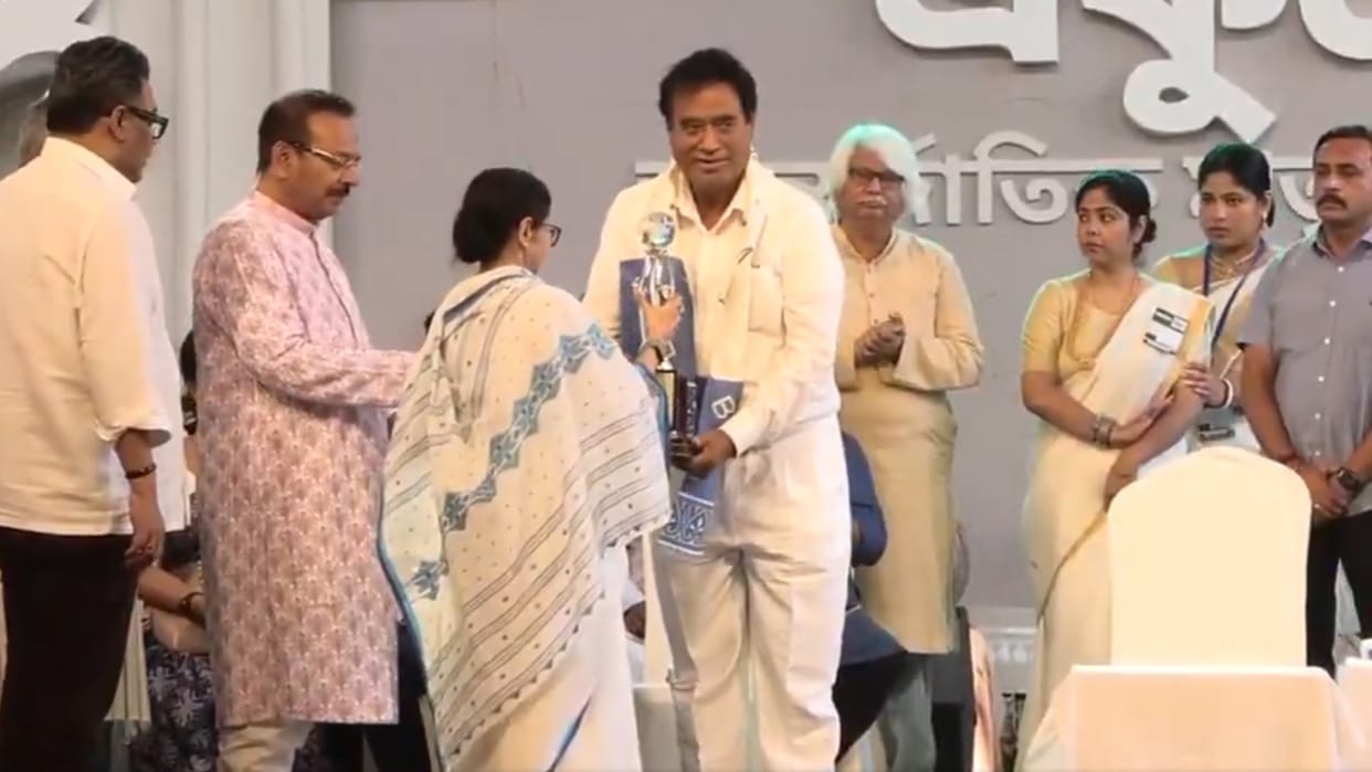 West Bengal: CM Mamata felicitates BJP MP, CPM leader joins TMC; what does this mean before election?