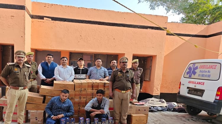 UP: चेकिंग के दौरान रोकी एंबुलेंस, अंदर मरीज की जगह मिला कुछ ऐसा; फटी रह गईं पुलिस की आंखें