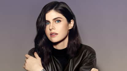 Alexandra Daddario And Andrew Form Decide To Separate After 3 Years Will Raise Their Child Together