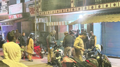 Police arrested Arthak Singh and 2 others in firing incident at the house of a SP leader in Gorakhpur.