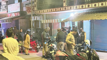 Police arrested Arthak Singh and 2 others in firing incident at the house of a SP leader in Gorakhpur.