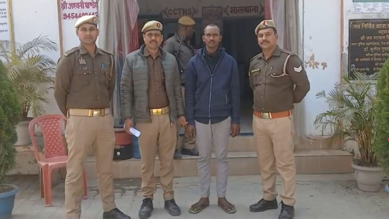 Nikhil was hiding in five states including Delhi and Mumbai.was caught in Gorakhpur.