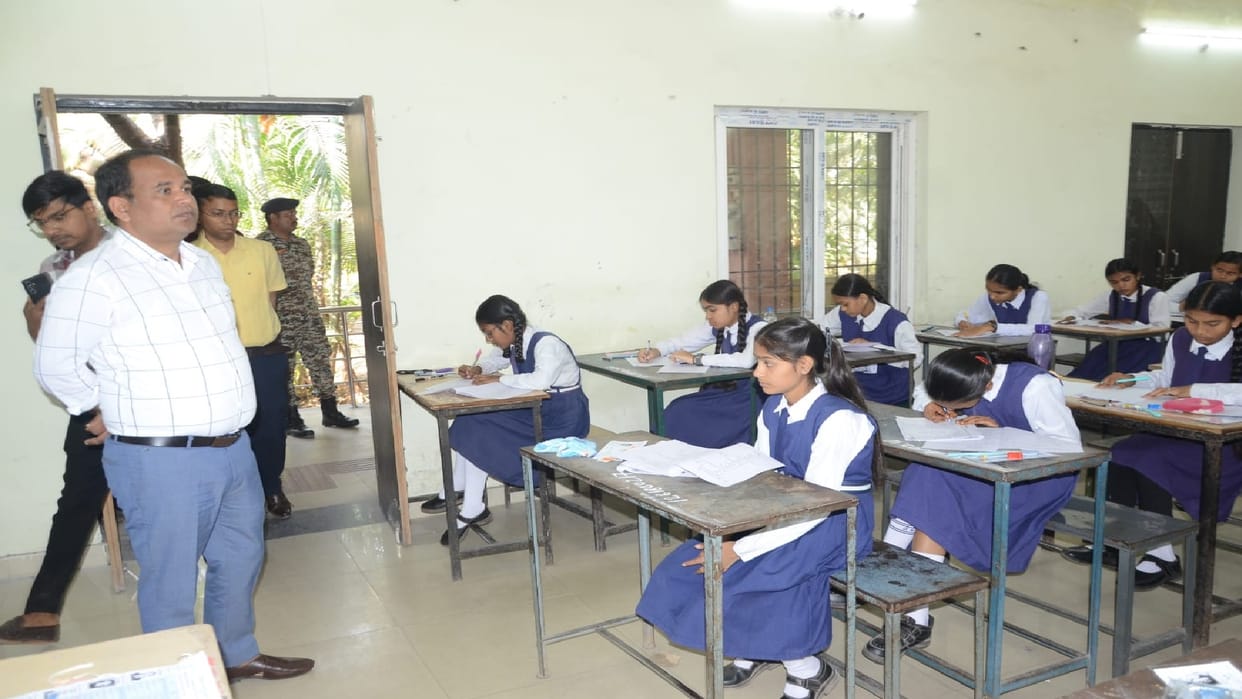 Raipur Collector conducts surprise inspection of Class 10-12 board examination centres