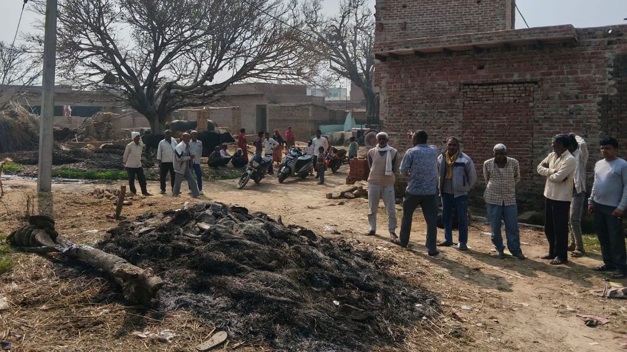 miscreant set fire to Holika anger spread in the village in Budaun