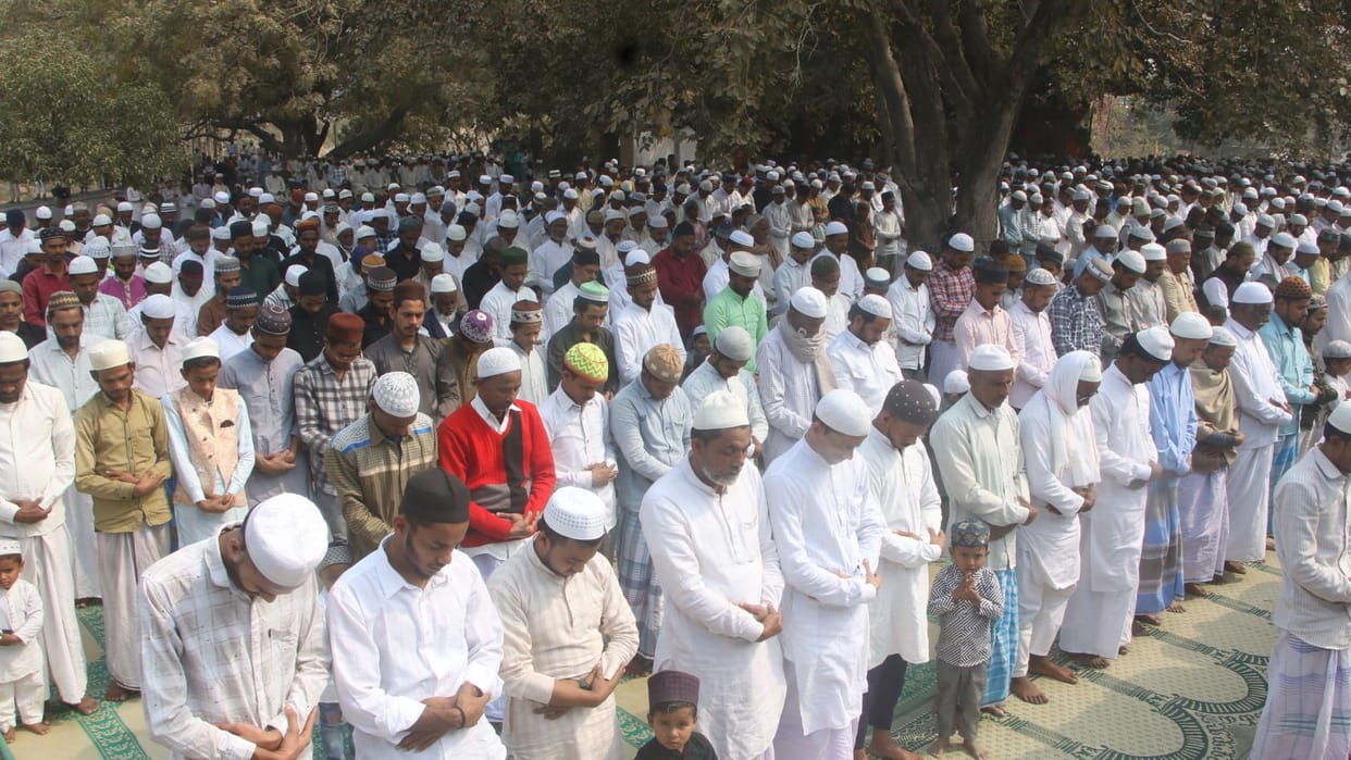 Ramadan First Friday Mosques witness huge turnout of worshippers in Varanasi