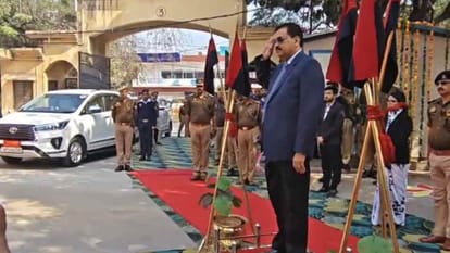 हाईकोर्ट के न्यायमूर्ति नीरज तिवारी