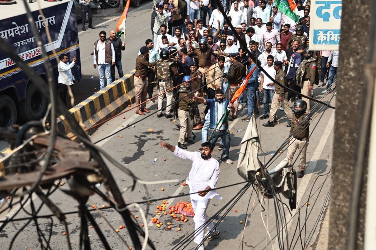 MP Politics Indore News Violent clash between BJP and Congress workers AI Summit Delhi