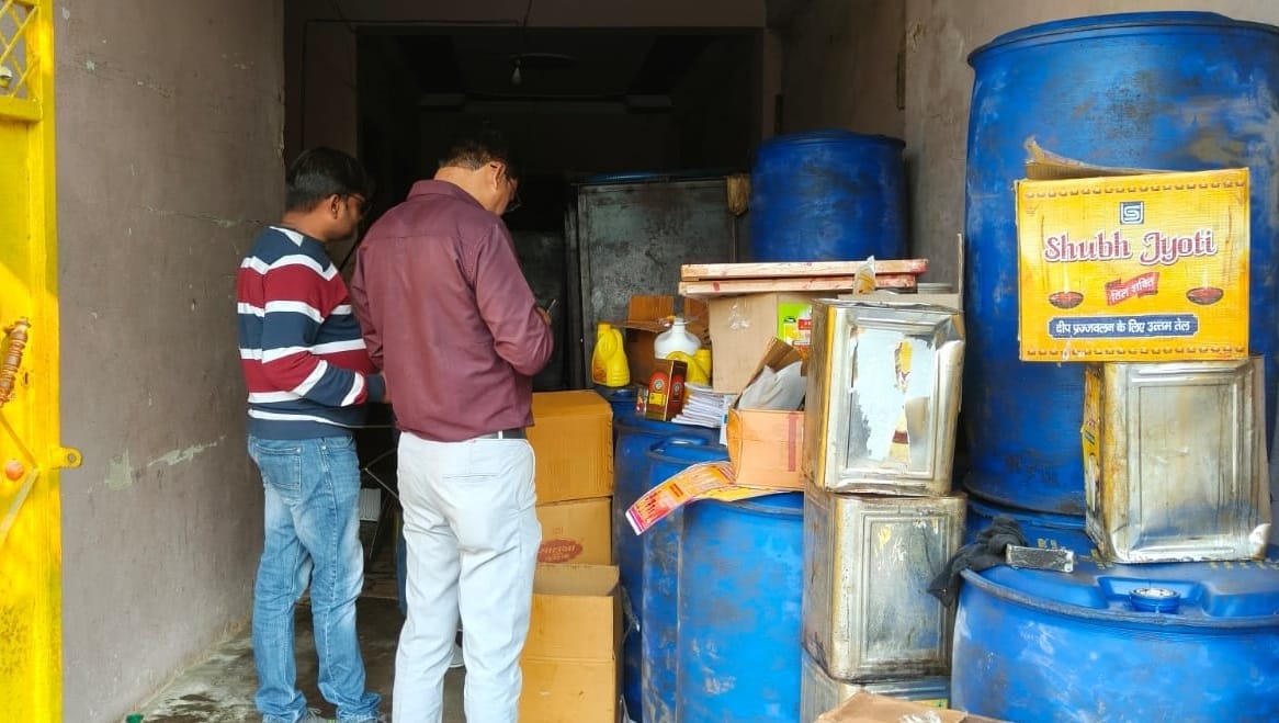 Kanpur Fake ghee manufacturing factory busted wrappers and chemicals found in two houses