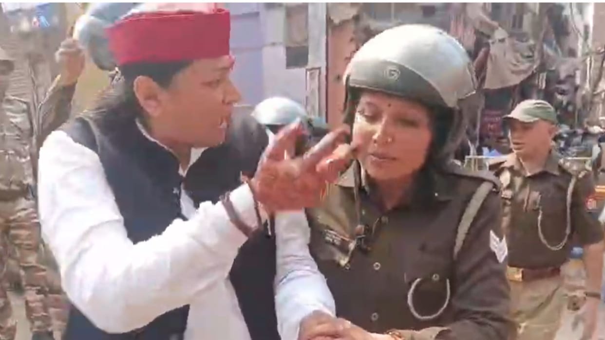 BJP leader Pooja Yadav arrested by the police while she going to meet traders in Dal Mandi in Varanasi