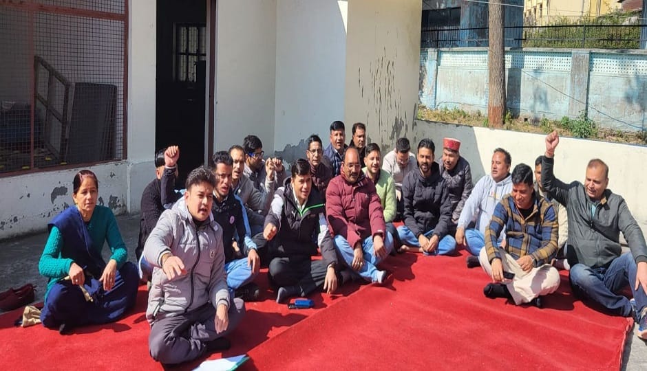Demand to declare Drinking Water Corporation as a government department, protest held
