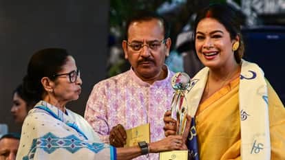 Mamata Banerjee confers the Banga Bibhushan award to singer Babul Supriyo and Iman Chakraborty