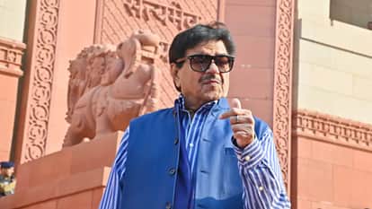 Shatrughan Sinha Reacts Tiger Shroff Firing Incident Calls It Shocking