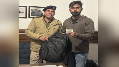 A tourist lost his bag containing 15,000 rupees in cash on the Ridge, but the police recovered it within hours