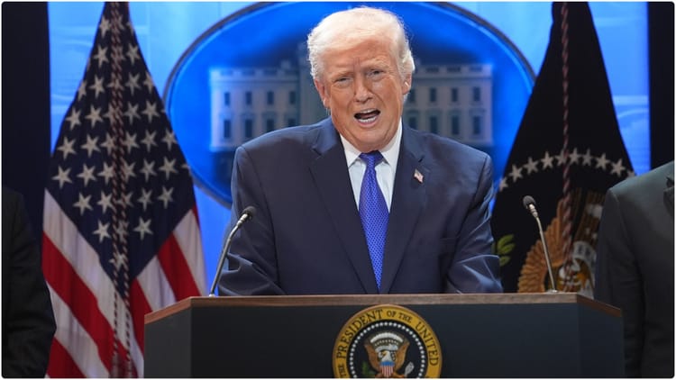 US: राष्ट्रपति ट्रंप के विमान एयर फोर्स वन की सुरक्षा में भारी चूक, तुरंत भेजे गए एफ-16 लड़ाकू विमान