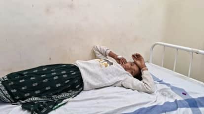 Muzaffarpur Bihar news : candidate fainted while returning from the matric exam today admit in hospital