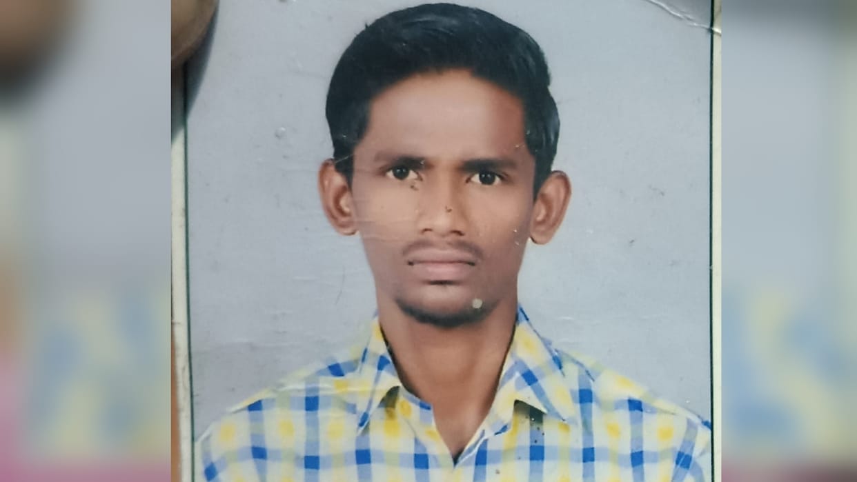 Prayagraj News body of the son of a sub-inspector posted in the DGP office was found hanging in his roo