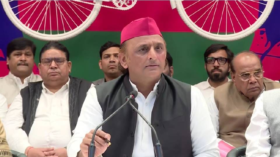 FIR Against Shankaracharya: Akhilesh Yadav Statement Government Revived 20-Year-Old Case to Defame