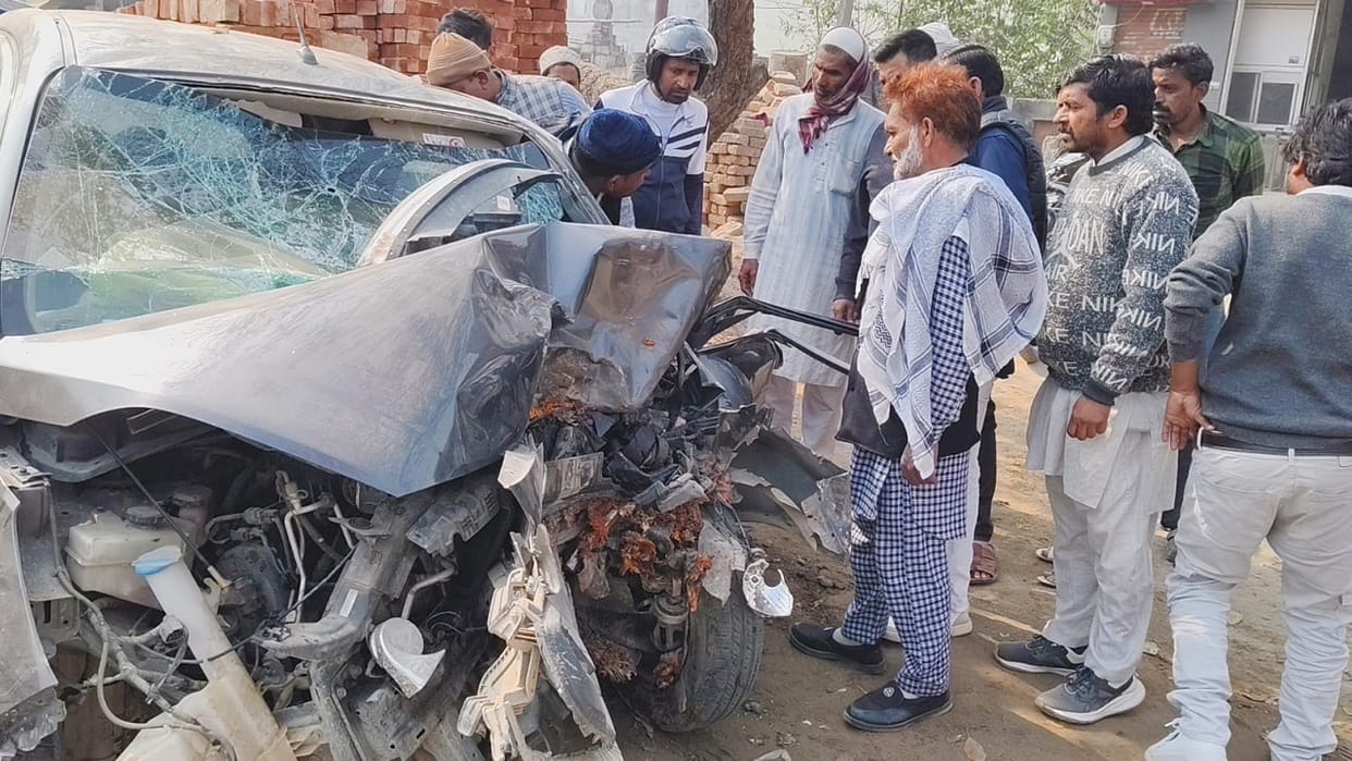 three people died after car collided with a tree on the Delhi Highway in Bareilly