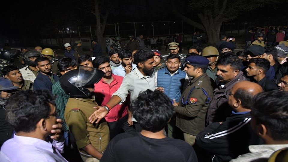Gunfire at BHU Four rounds fired at a student outside the hostel power cut in Varanasi