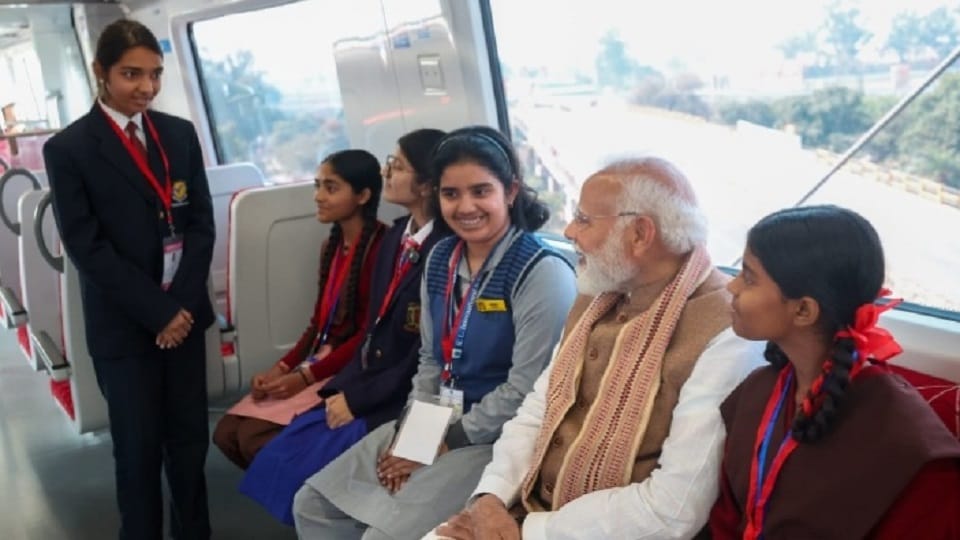 Rapid Train: Delhi is still far away...Modi ji, you have changed this proverb, the Prime Minister laughed