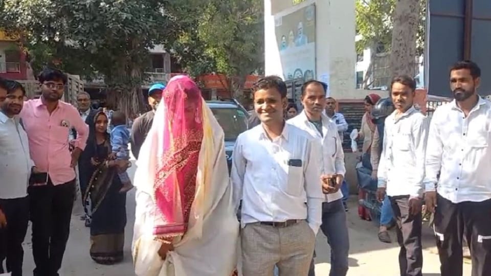 bride arrived for interview after wedding ceremony in agra