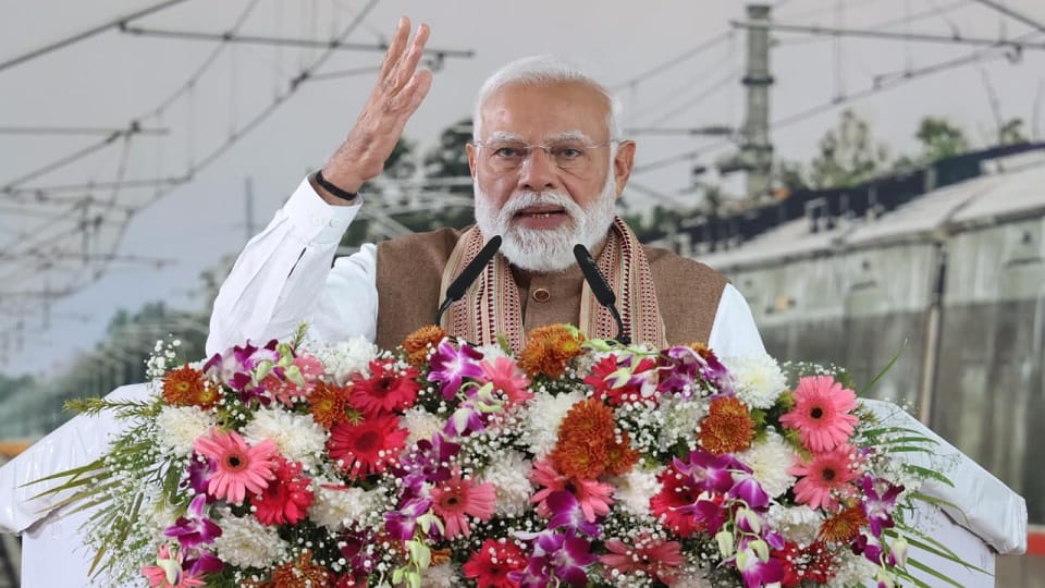 UP: PM said in Meerut - Congress, SP and BSP are doing poisonous politics