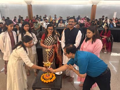 Indore News Life Care Hospital Organizes Mega Garbh Sanskar Shivir for Pregnant Women