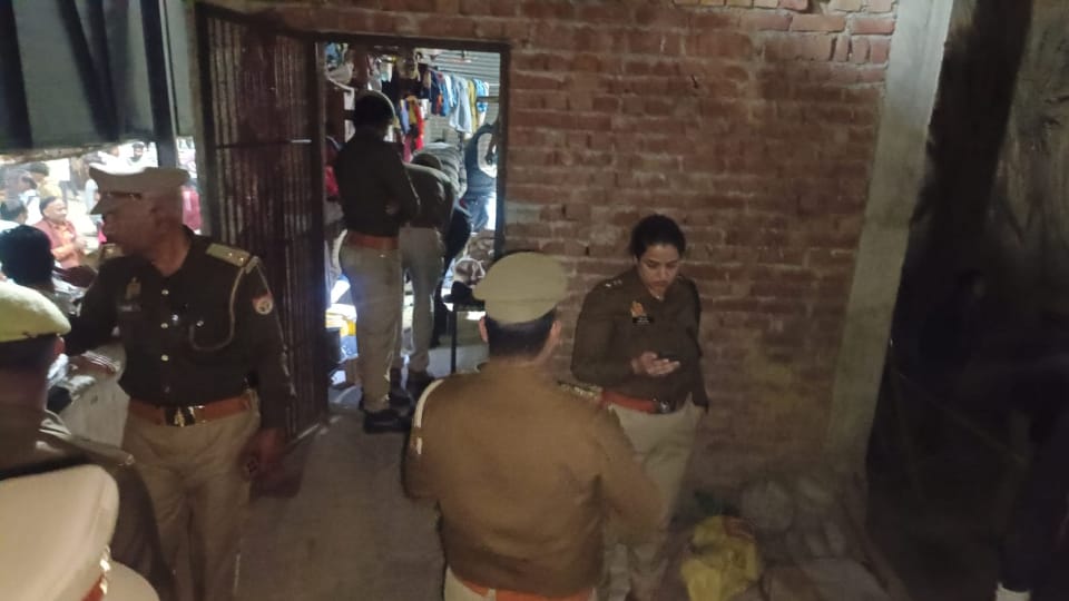 Kasganj murder and suicide Satyaveer family did not attend village wedding and did not even answer his phone