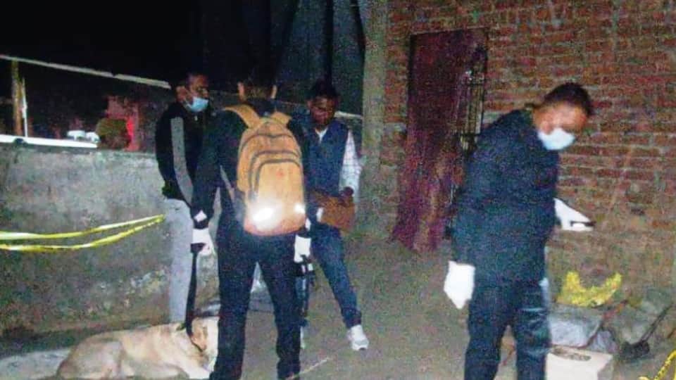 Kasganj murder and suicide Five Bodies Found Locks were broken with hammer gates were cut with cutters