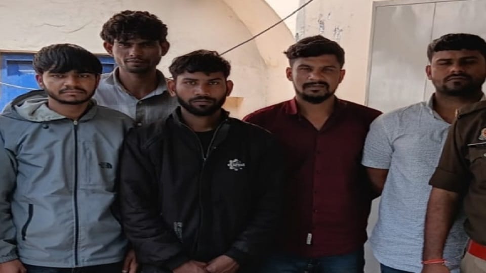 Five members of interstate gang involved in theft from Flipkart delivery hubs arrested