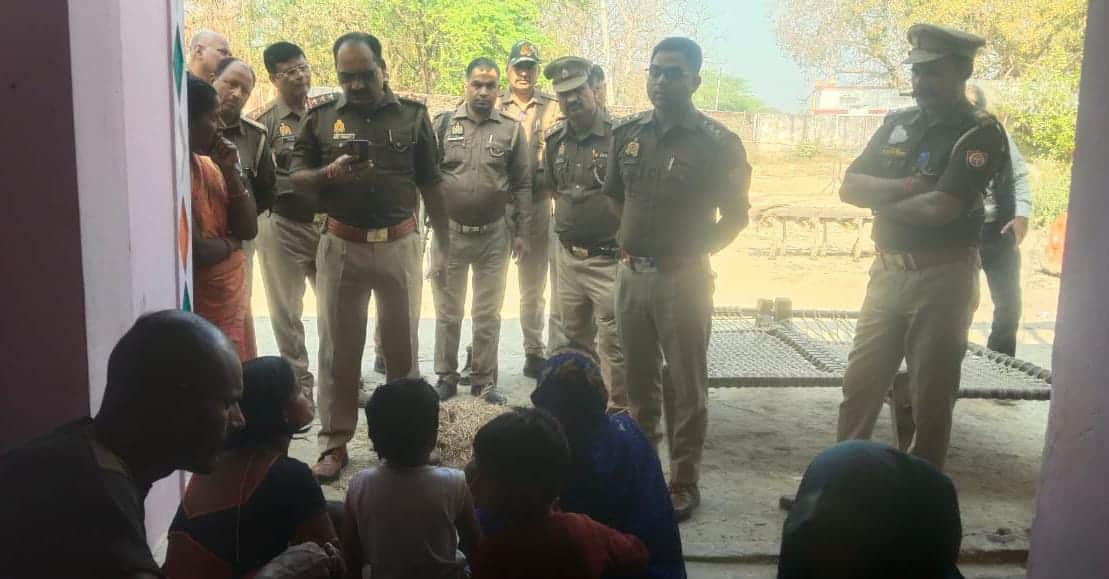 man stabbed to death in jaunpur mother said son talk to a girl