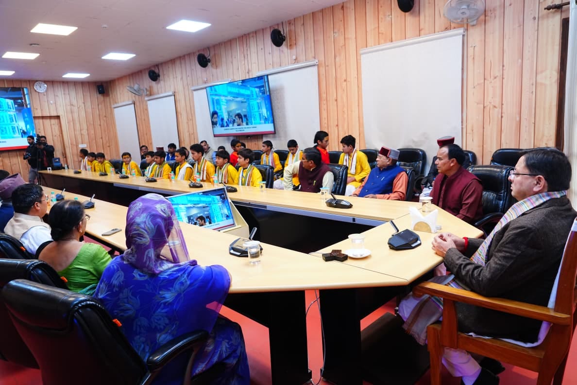 Mann Ki Baat Program 131st episode CM Dhami listened to PM Modi Mann Ki Baat along with public representatives