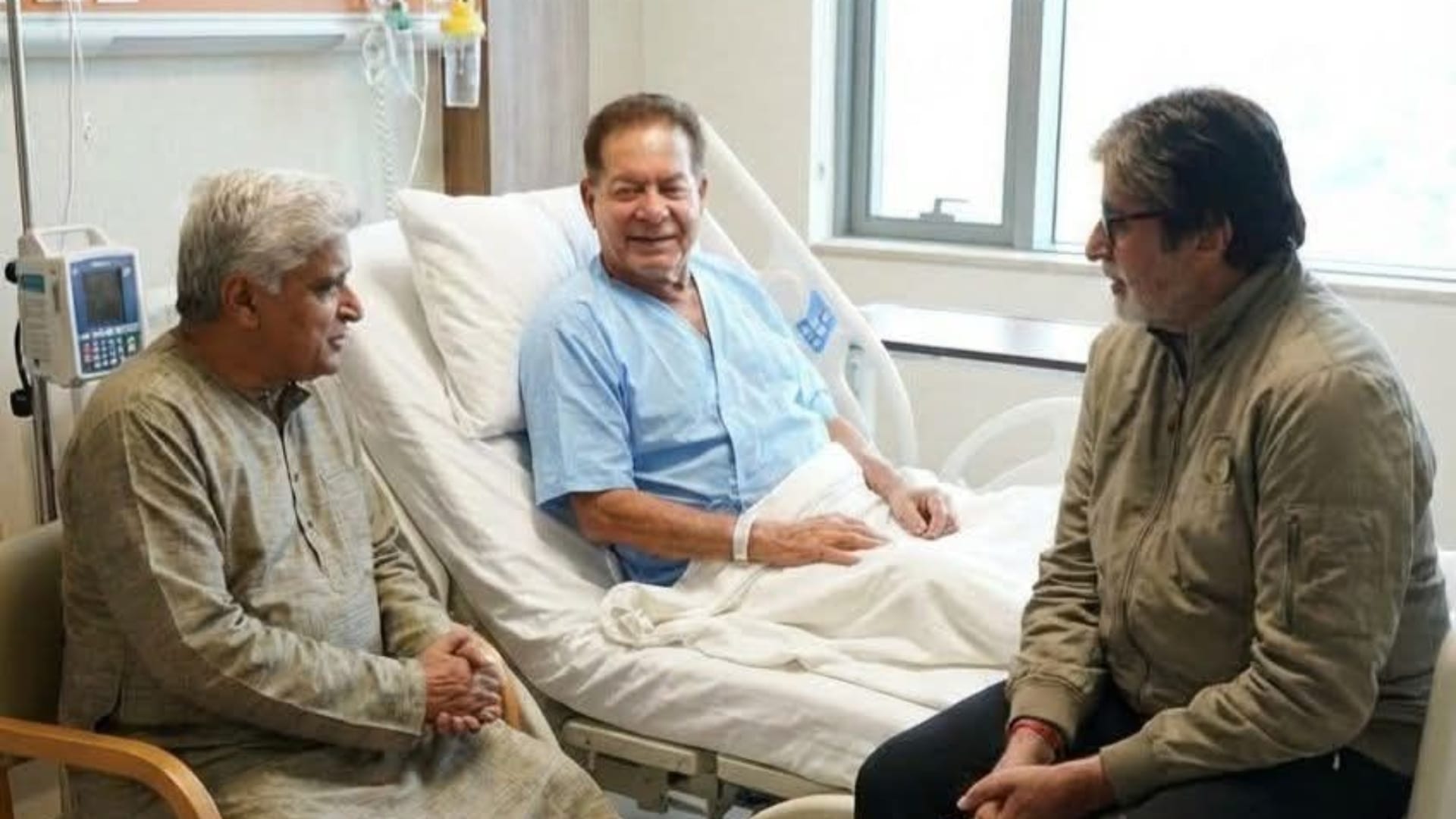 Amitabh Bachchan and Javed Akhtar visit Salim Khan Photos from hospital surface Online Fact Check
