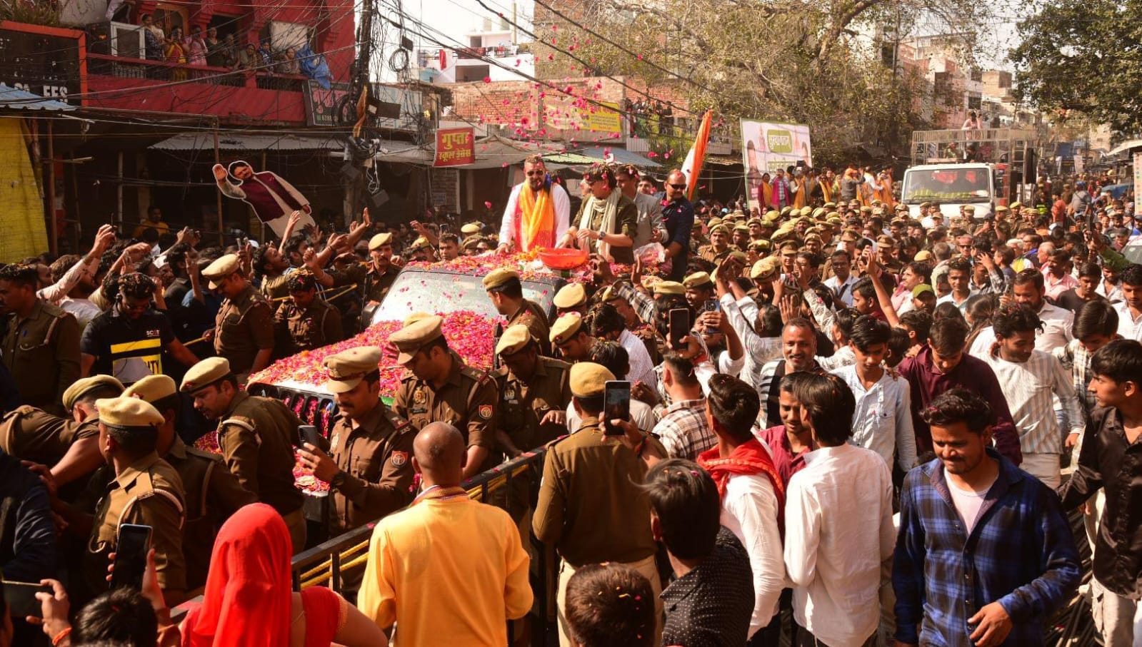 Actor Sanjay Dutt reached Lucknow for an environmental awareness program
