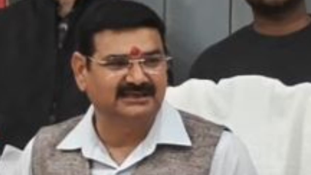 राज्यमंत्री संजय गंगवार