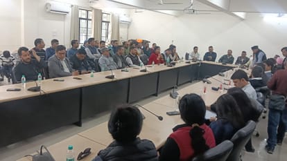 Education Director assault case Teachers protest by wearing black bands from today Dehradun Uttarakhand news