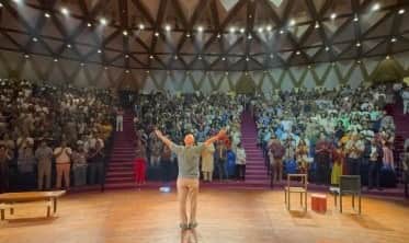 anupam kher shared his theatre acting experience on social media